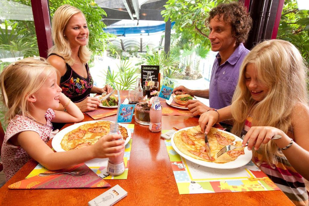 Vakantiepark De Berkenhorst Kootwijk Bagian luar foto